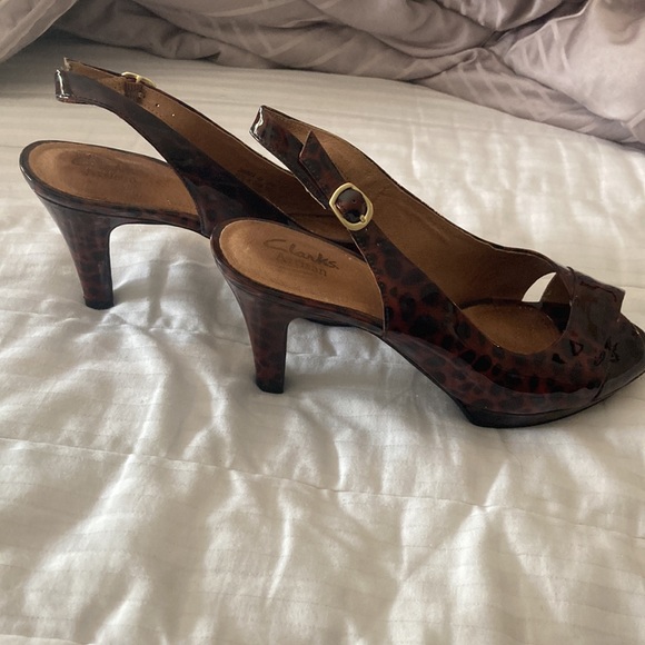 Clark’s leopard heels minimal wear - Picture 2 of 9